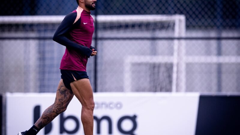 Treino do Corinthians: em recuperação de cirurgia, Raniele faz primeira corrida no campo