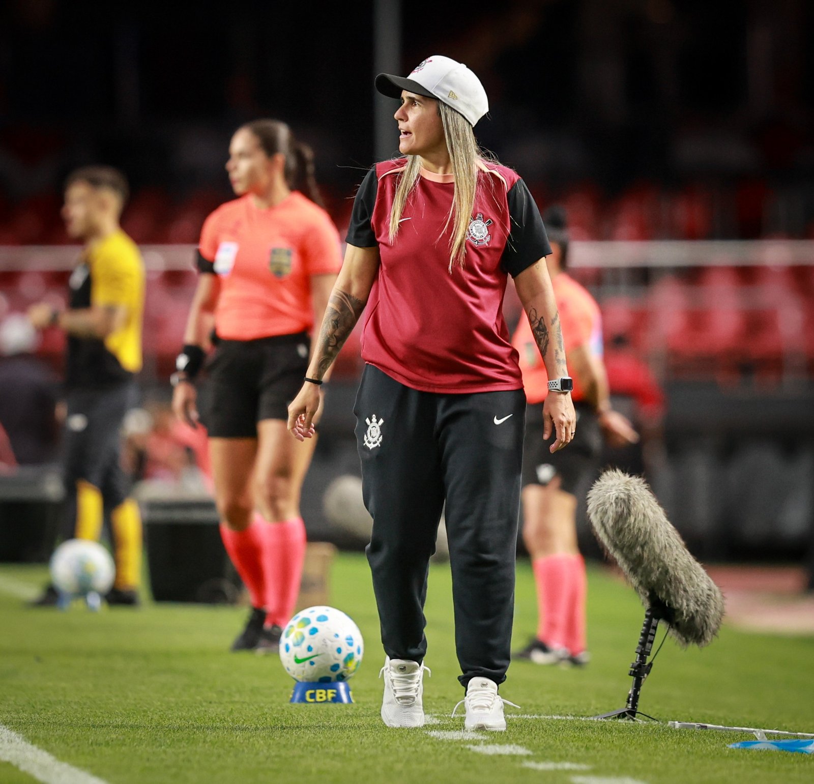 Emily Lima lamenta impacto da crise política no Corinthians: “Pode estourar a qualquer momento”