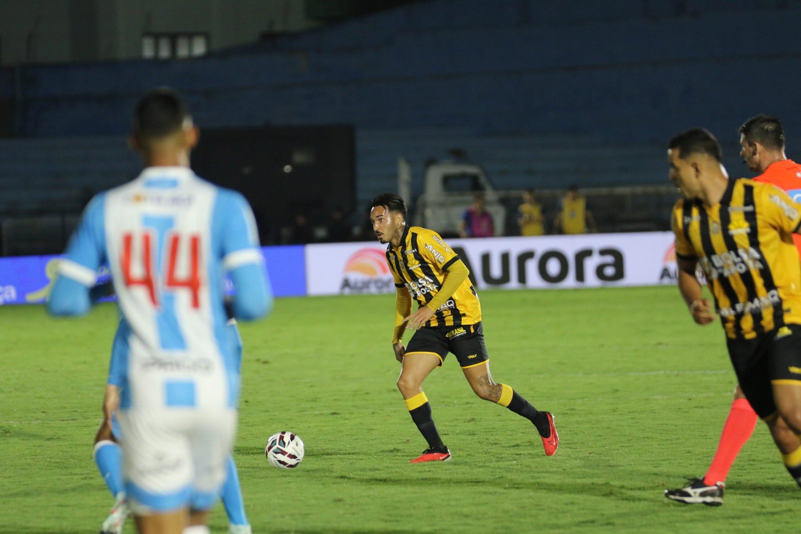 Criciúma tem dois jogadores suspensos para enfrentar o Ceará