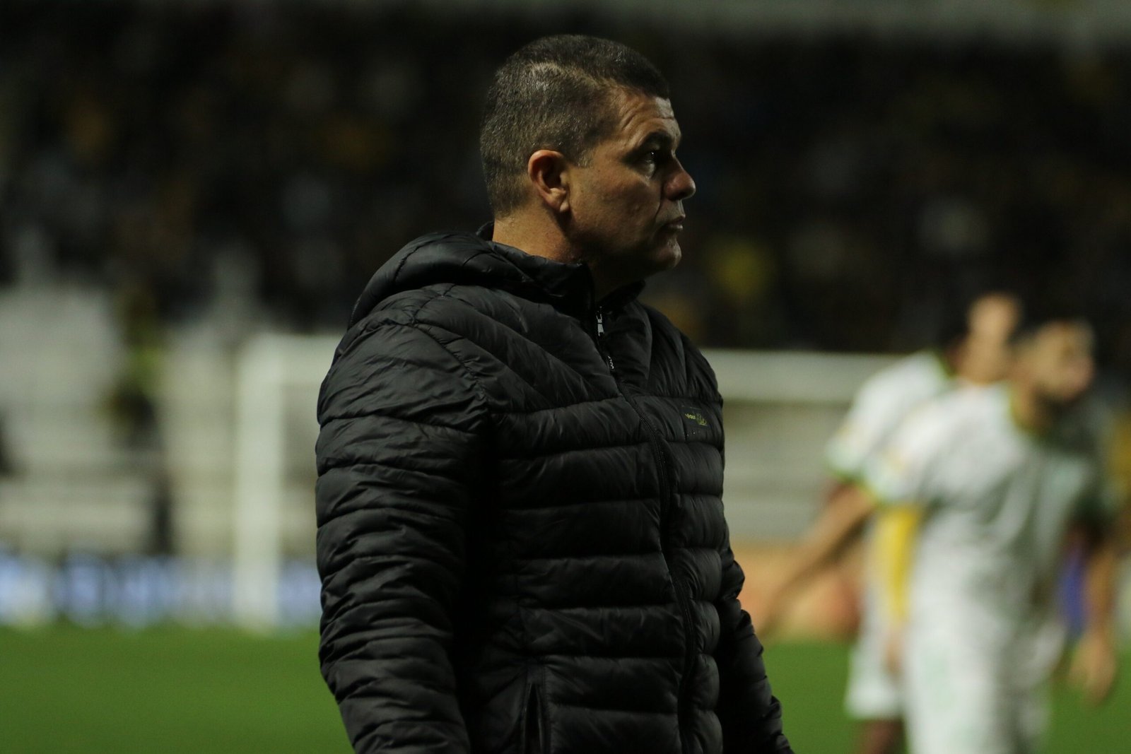 Técnico do Criciúma explica mudança  de metade do time titular contra o América-MG