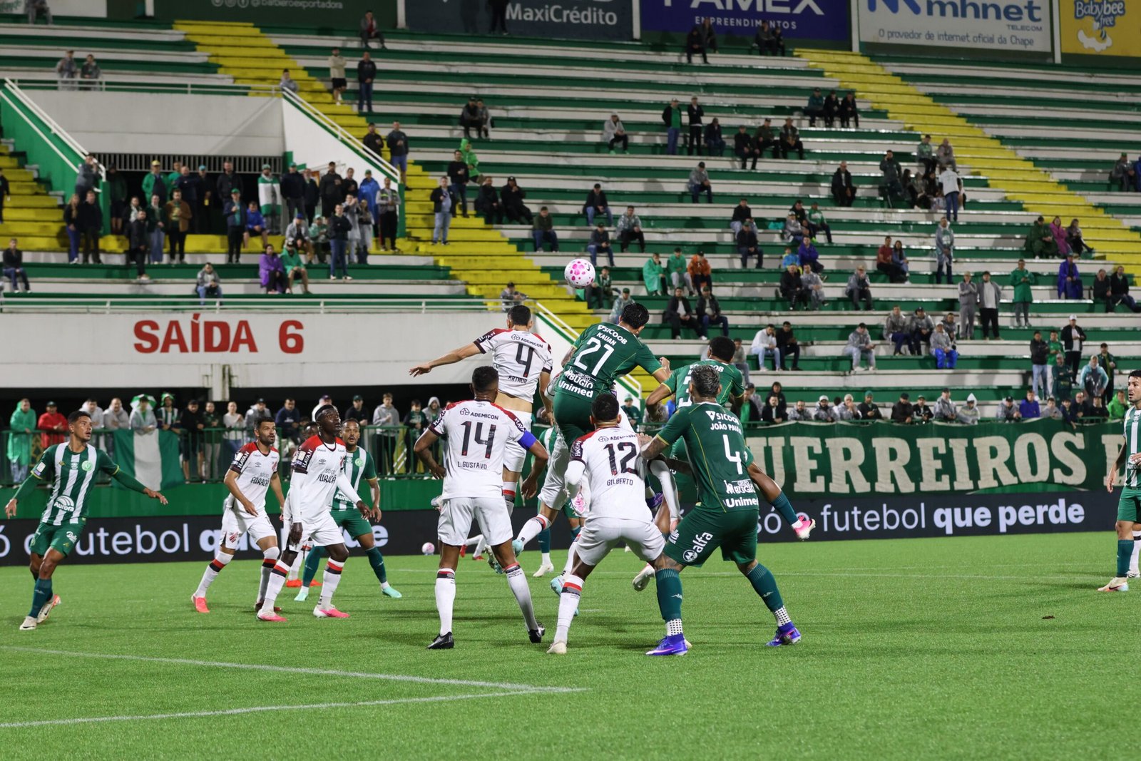 Análise: virtualmente rebaixada, Chapecoense aguarda confirmação matemática
