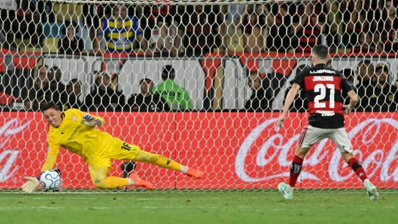 Jorginho perde o primeiro pênalti pelo Flamengo; veja números