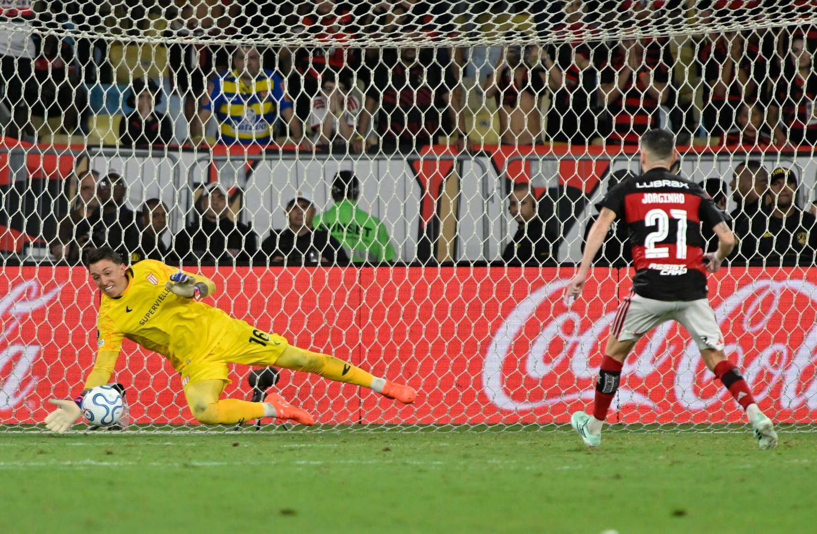 Jorginho perde o primeiro pênalti pelo Flamengo; veja números