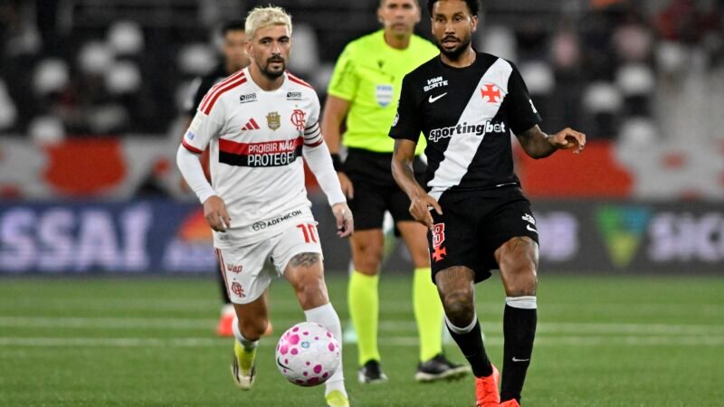 Vasco completa 11 anos sem vencer o Flamengo no Brasileirão