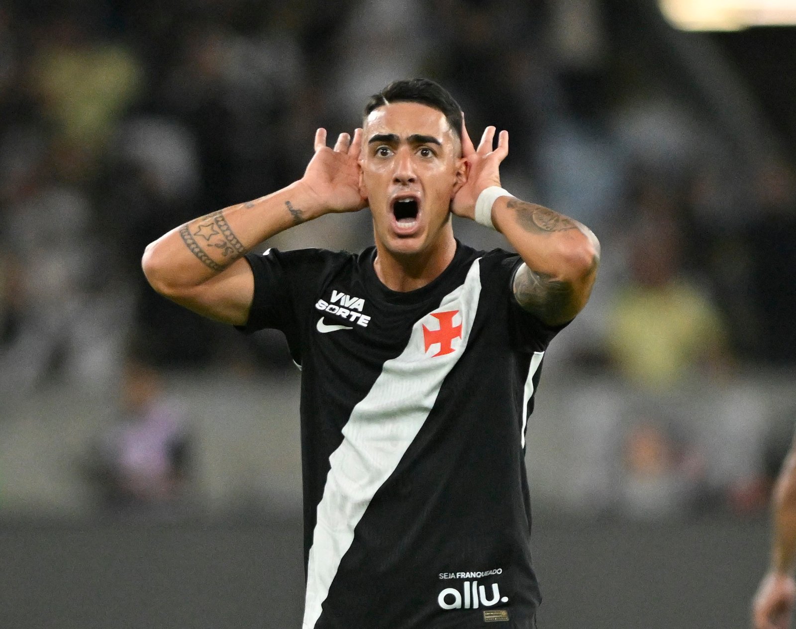 Escalação do Vasco: Puma será titular contra o Corinthians, e Marino pode ganhar chance