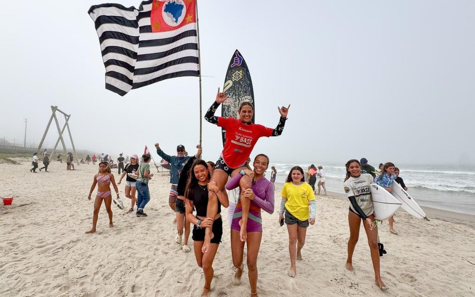Carol Bastides fatura o hexacampeonato brasileiro de surfe