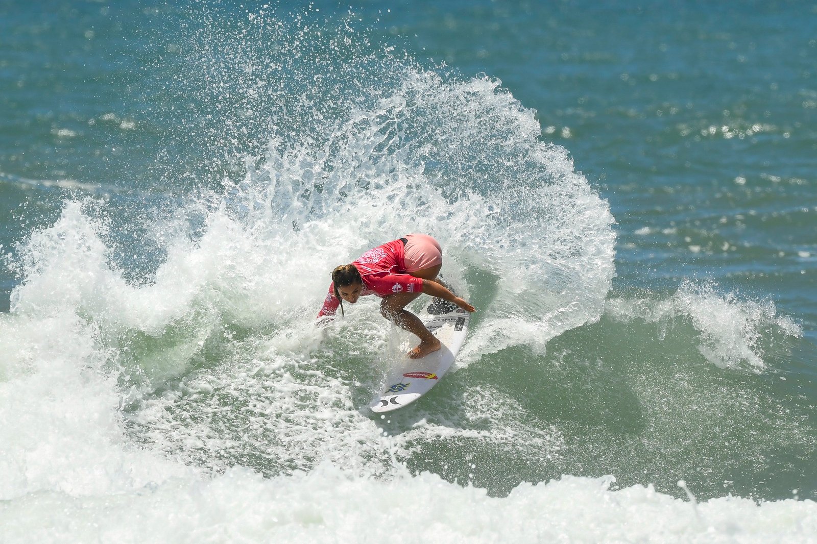 Segunda etapa do Circuito Catarinense de Surf Pro é disputada em Governador Celso Ramos