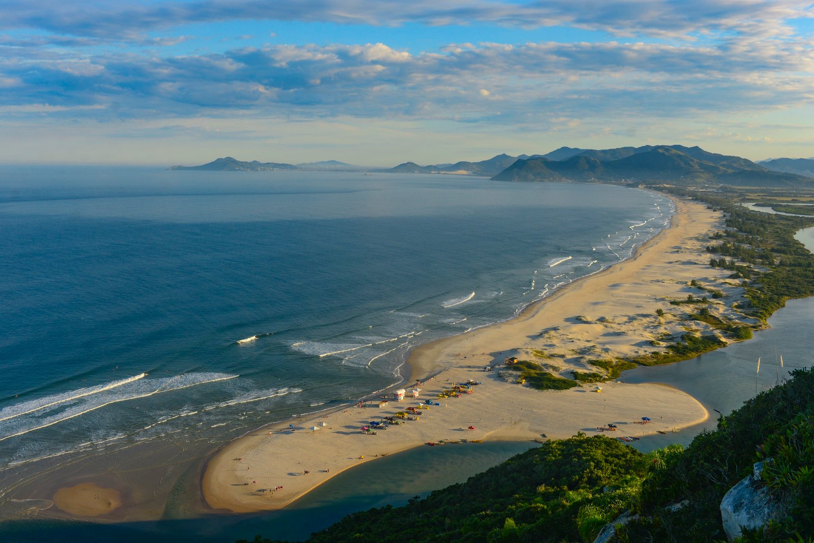 Guarda do Embaú será a casa das decisões dos títulos catarinenses e brasileiros de surfe