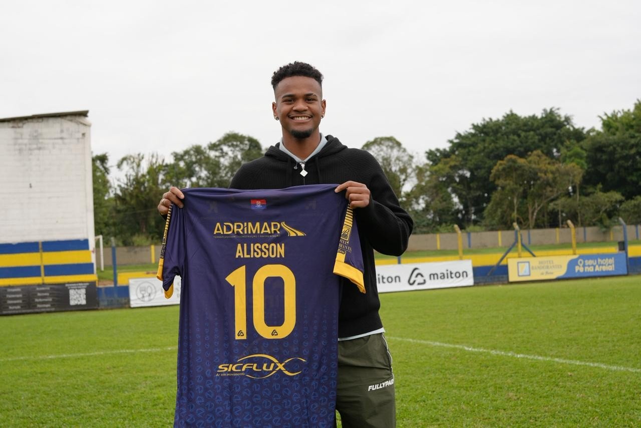 Novidade na Seleção, Alisson Santana teve início de carreira em base de clube itinerante de SC