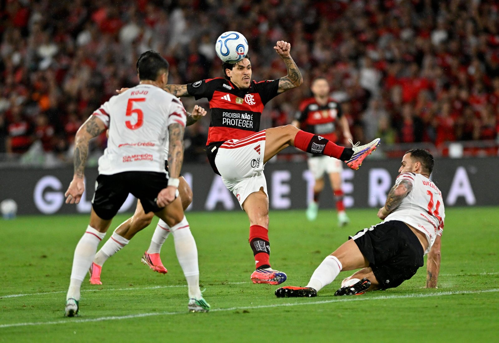 Flamengo levou uma aula de Libertadores do Estudiantes