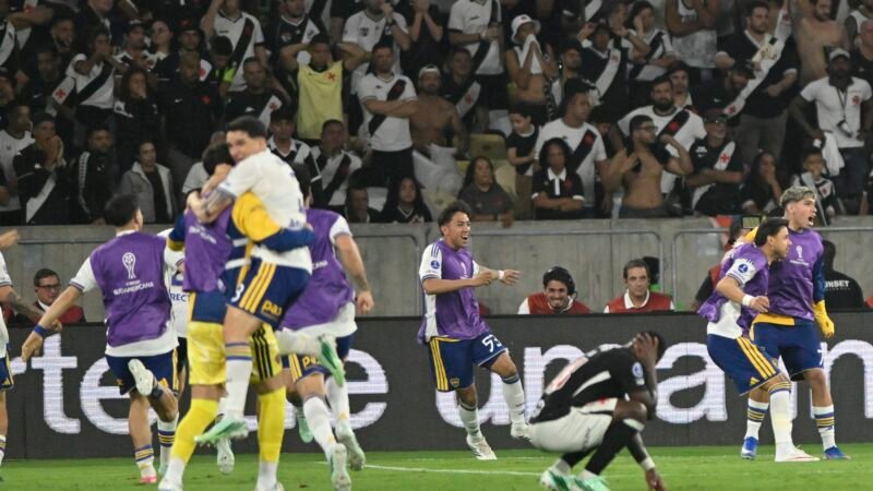 Jogadores do Boca festejam classificação sobre o Vasco e saem do Maracanã com música alta; vídeo