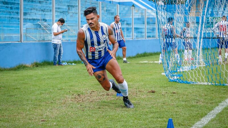 Lateral-direito Tony Maraial continua no Sergipe para a temporada de 2027