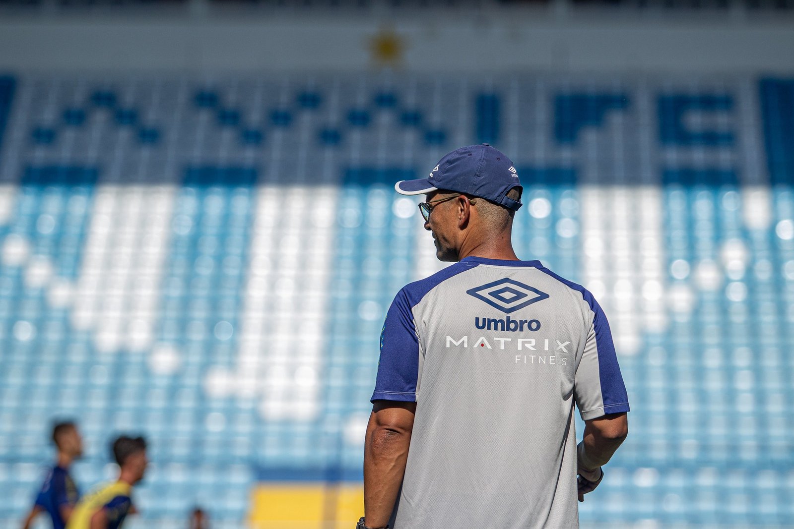 Alex de Souza retorna à Ressacada pela 1ª vez após três anos da estreia como técnico profissional