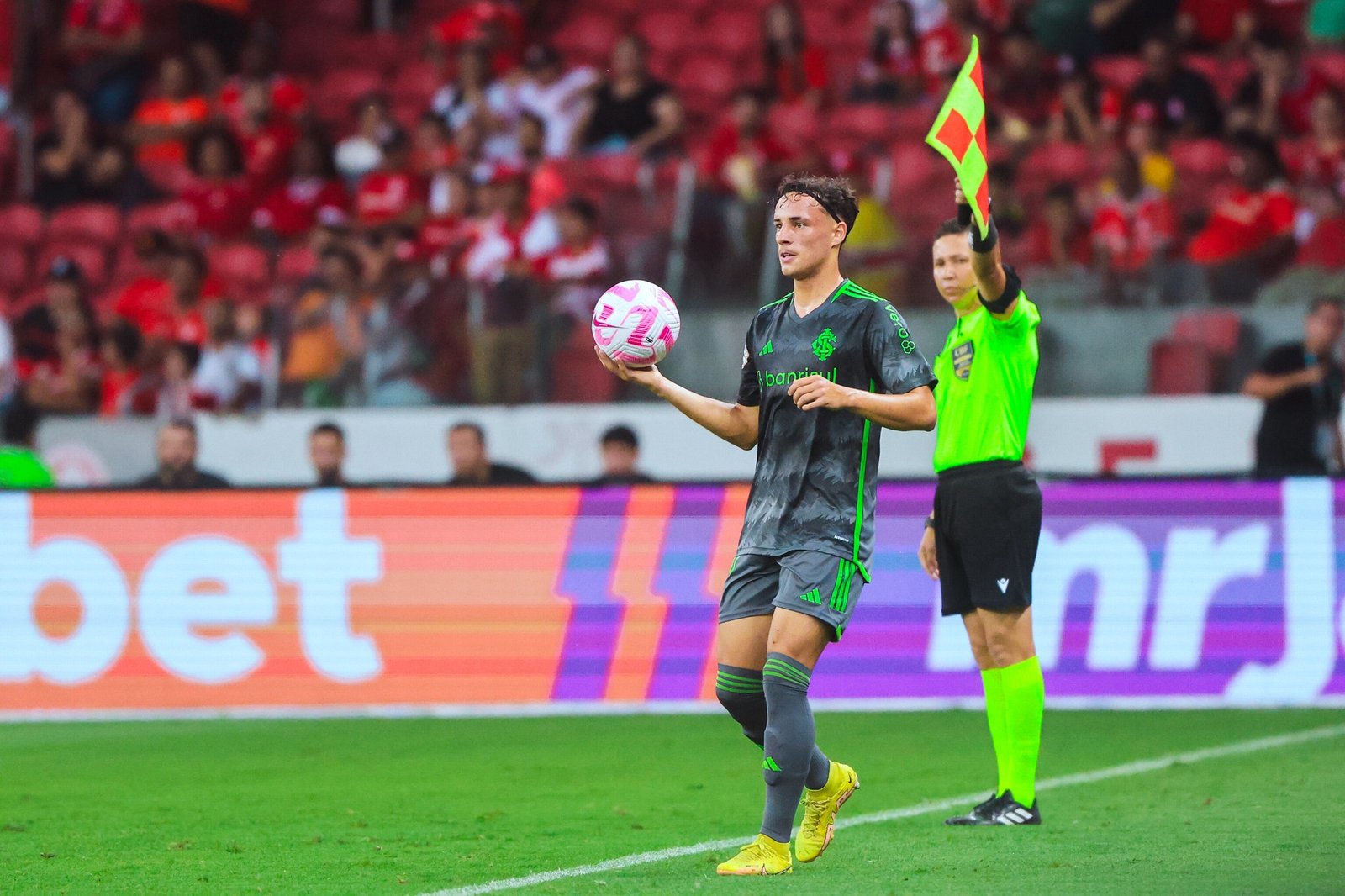 Jovem do Inter completa três anos de estreia e único jogo como profissional; saiba situação