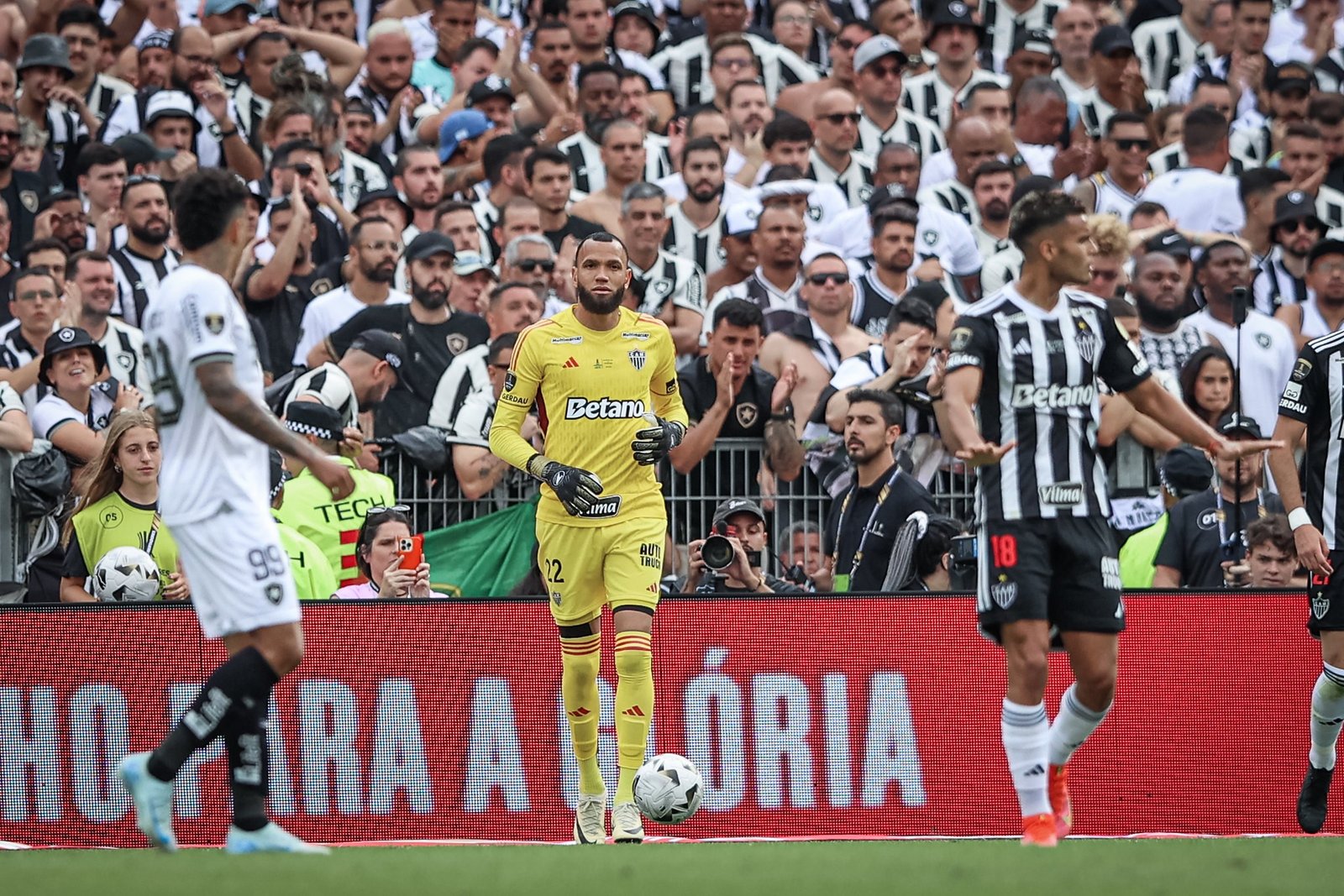 Everson desabafa sobre vice do Atlético-MG na Libertadores: “Caixão no vestiário”