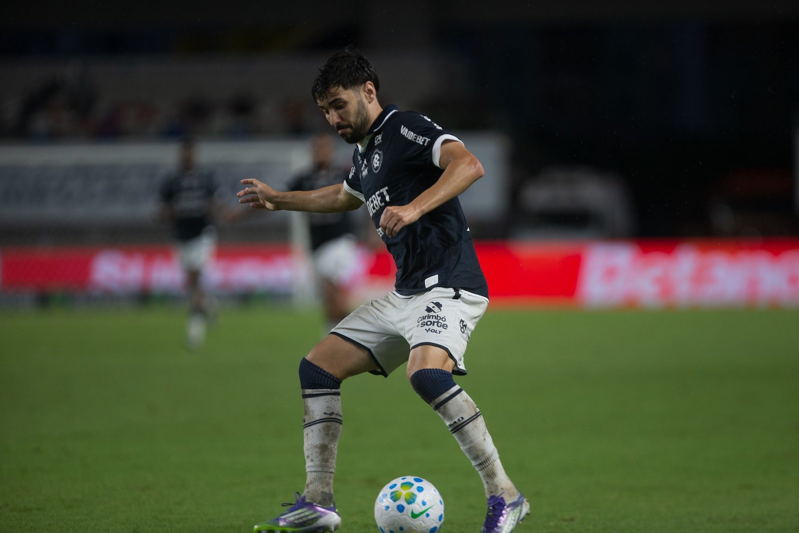 Taliari cobra Remo focado: “Não adianta pensar no Corinthians e esquecer o Palmeiras”