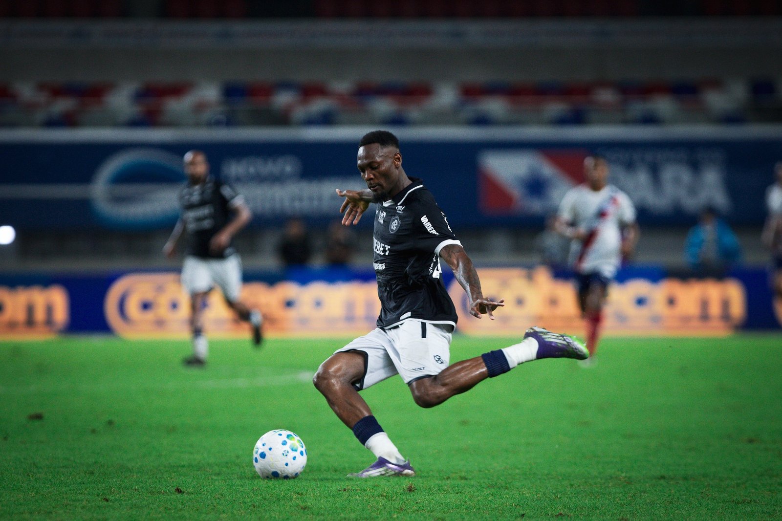 Com voltas de Rangel e Tchamba, mas baixas na defesa e ataque, Remo define relacionados contra o Cruzeiro