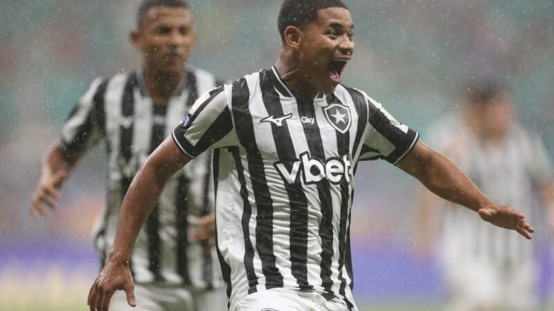 “Um 5/8”: Huguinho recebe elogios de Tite e busca retorno como titular do Botafogo