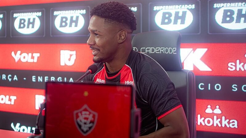 Fora da temporada do Vitória, Fabiano Souza passa por cirurgia no joelho
