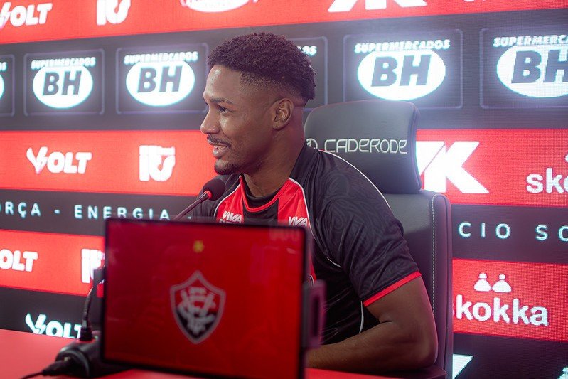 Fora da temporada do Vitória, Fabiano Souza passa por cirurgia no joelho