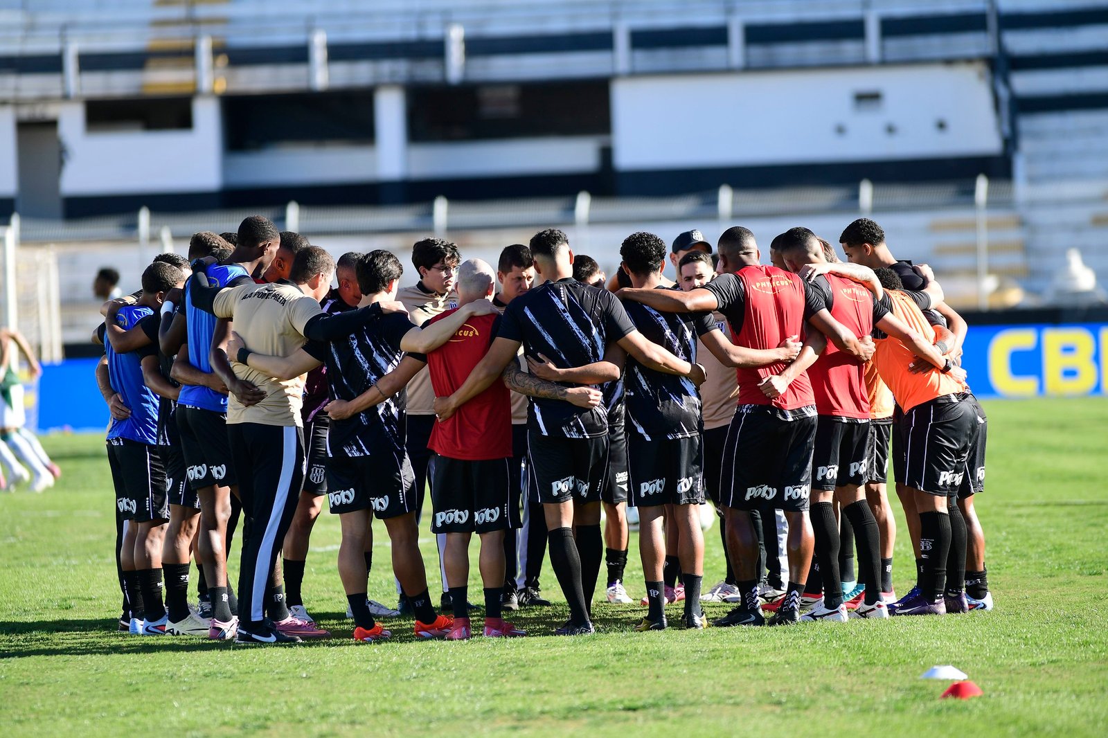 Em crise, Ponte Preta passa de 60 jogadores utilizados e bate recorde no século