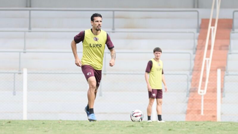 Zé Vitor alerta para “armadilha”, mas vê cenário positivo para acesso da Ferroviária