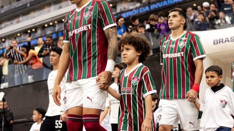 Millán revela ajuda de estrangeiros do Fluminense em adaptação: “Estão sempre à disposição”