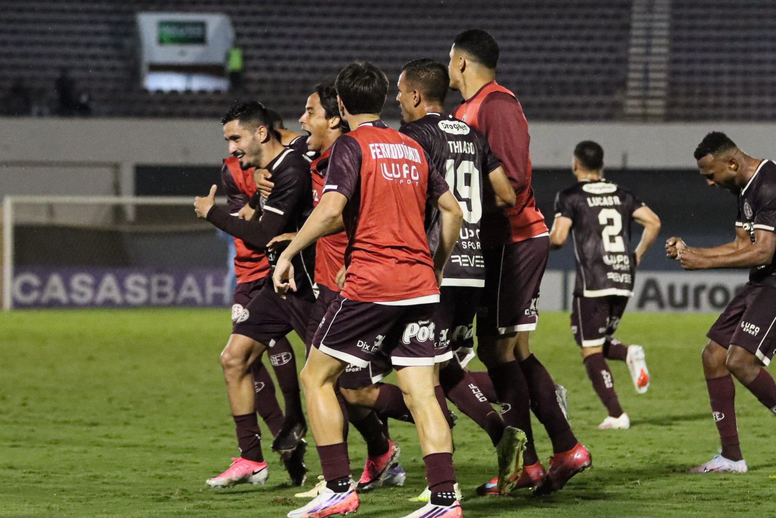 Corrêa destaca resiliência da Ferroviária com gols no fim e prevê equilíbrio na final