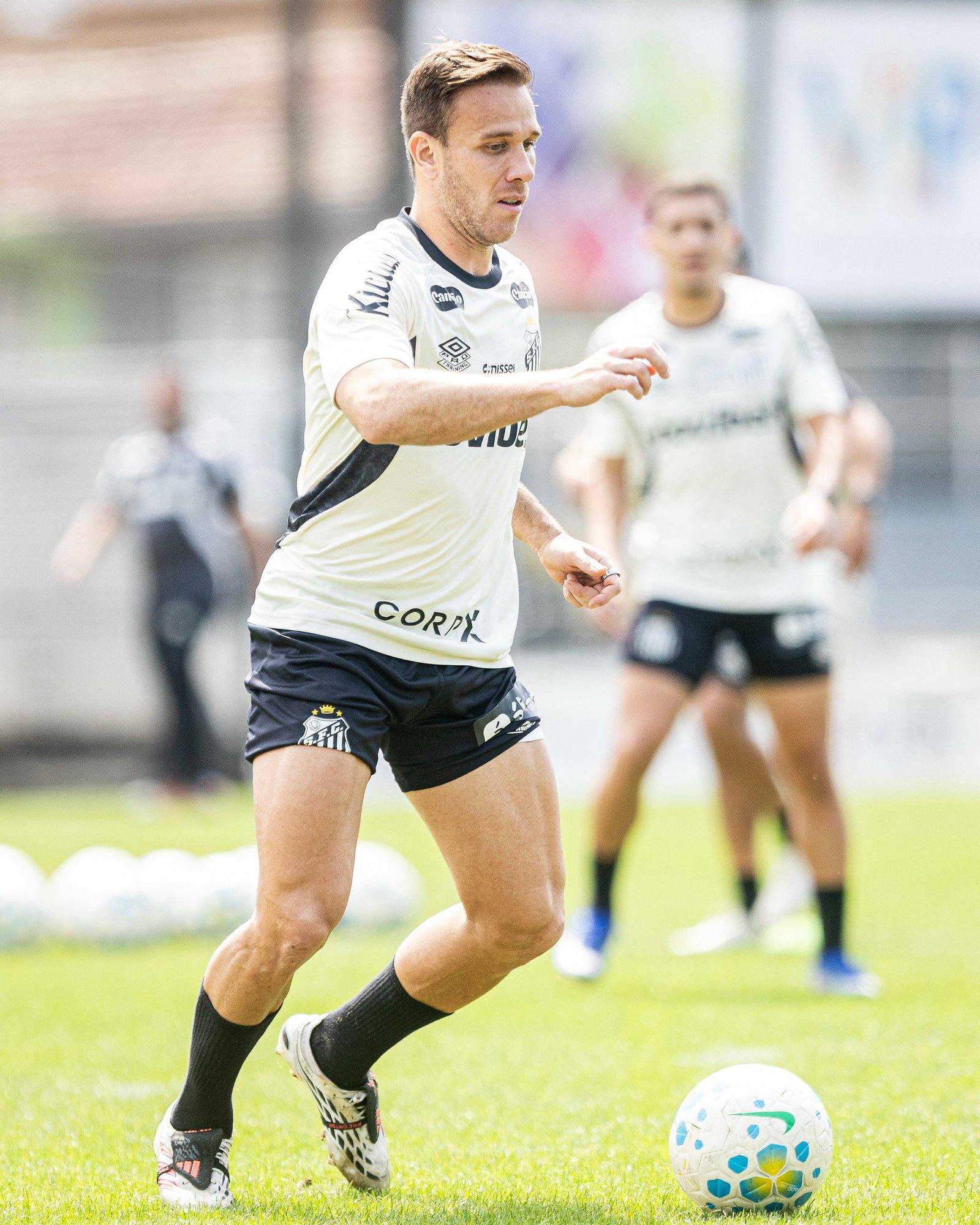 Arthur se recupera e terá cinco jogos antes do fim do contrato no Santos
