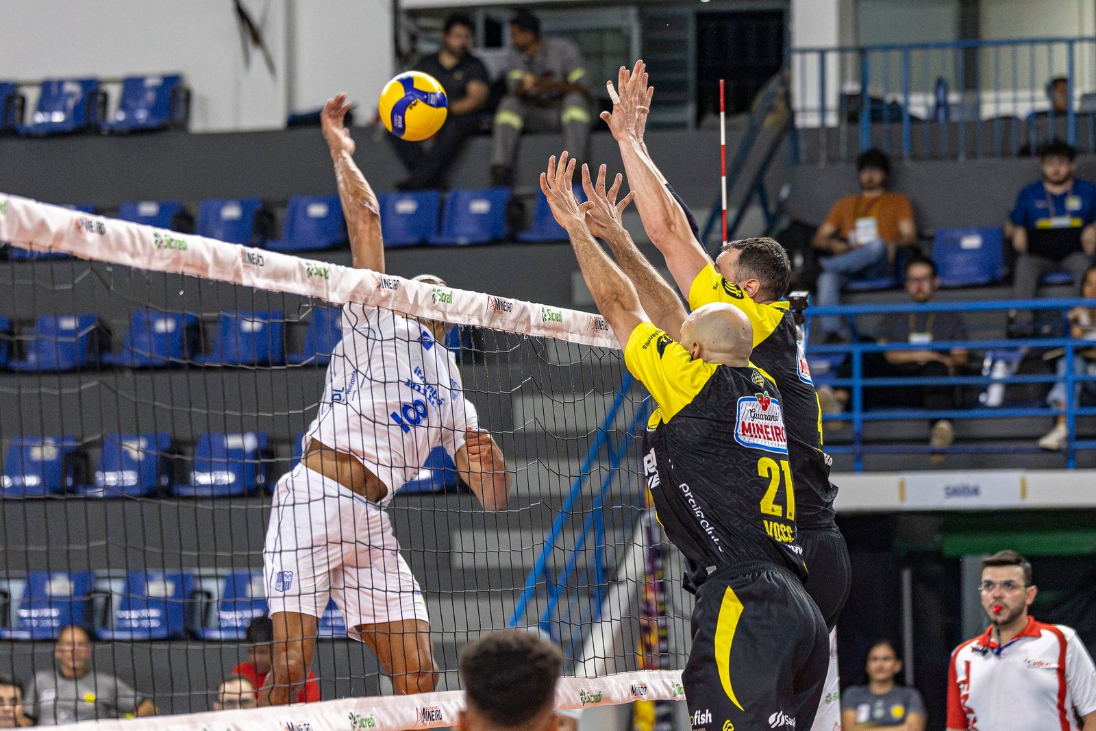 Minas x Praia Clube pelo Mineiro de vôlei masculino: onde assistir ao vivo, horário e mais