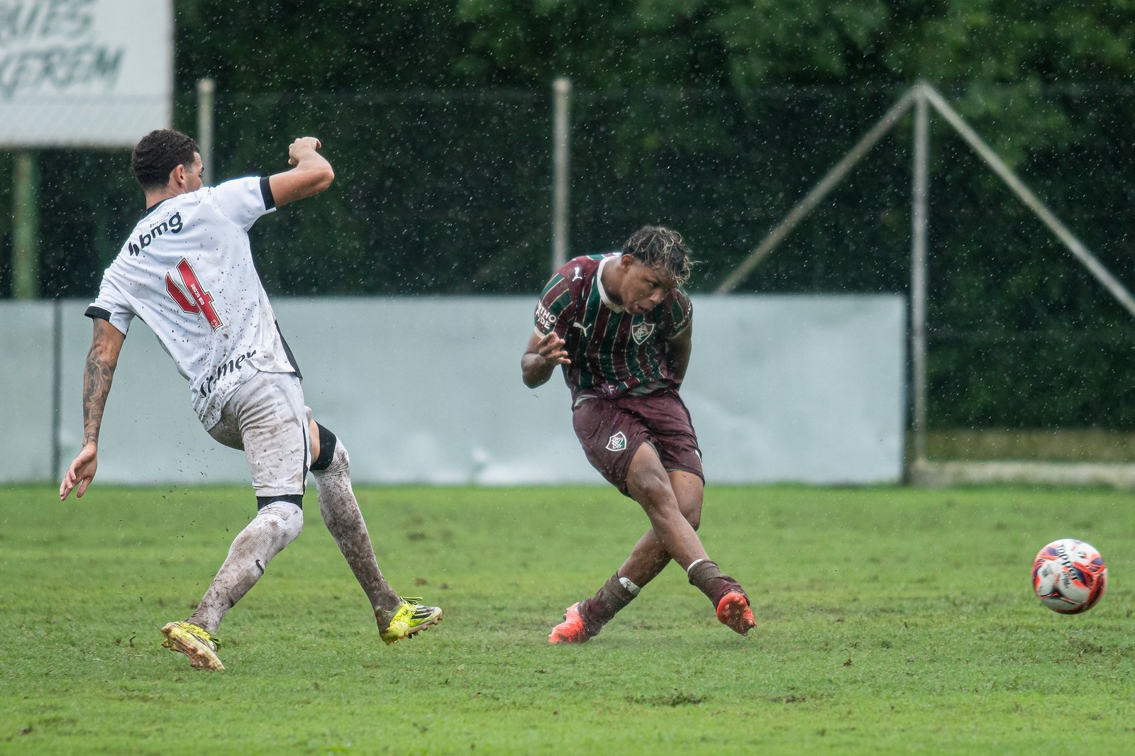 Fred disputa clássico no aniversário e se mantém invicto no Fluminense sub-20