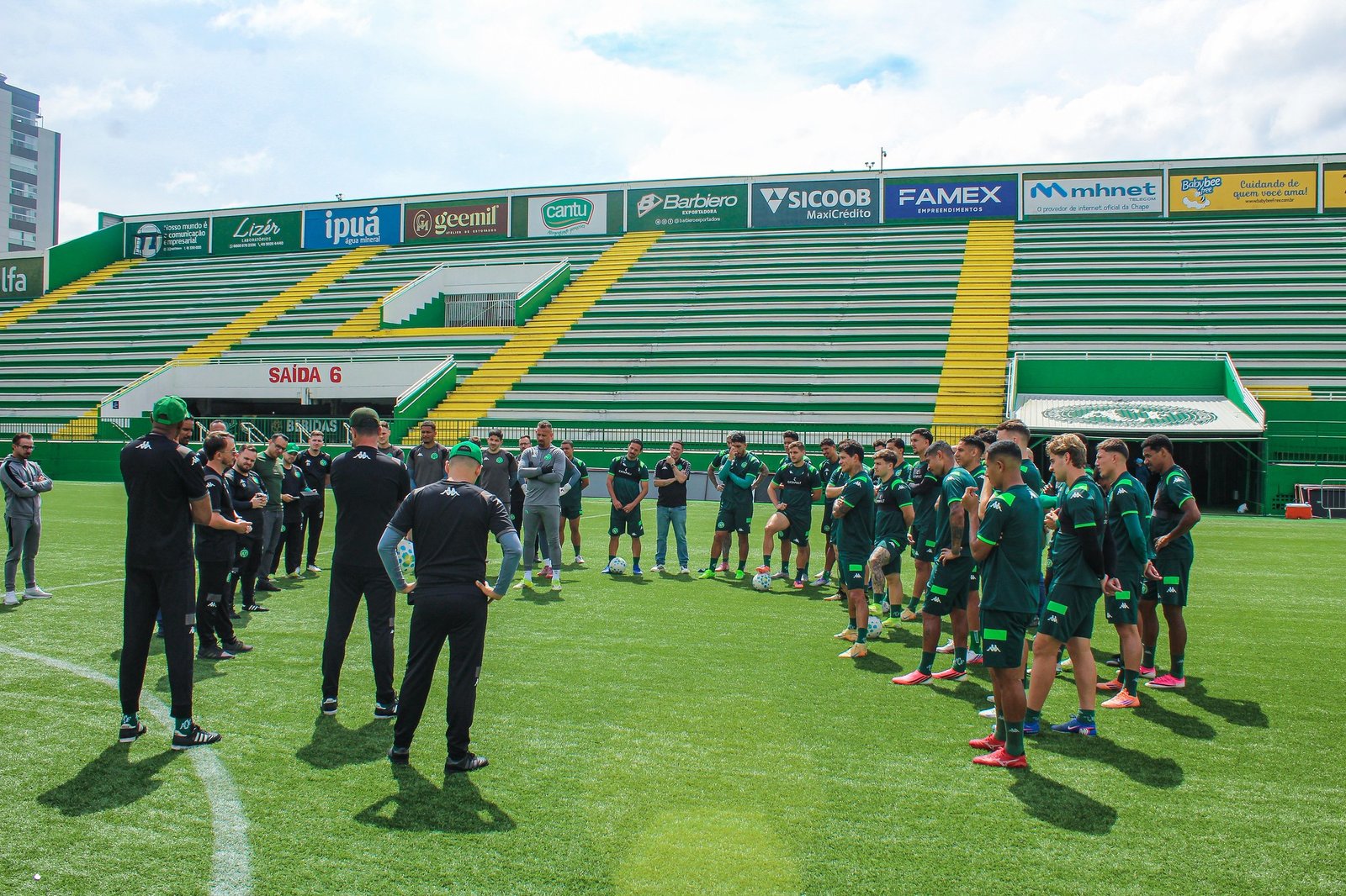 Escalação da Chapecoense: Fernando suspenso e reencontro com a torcida na Arena Condá