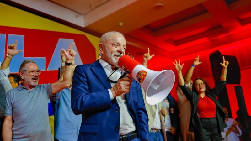 Fã-clubes de artistas pop se mobilizam para reforçar presença de Lula nas redes