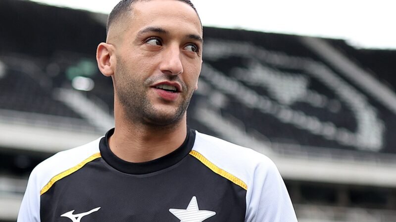 Escalação do Botafogo: Ziyech deve ganhar chance como titular; Matheus Martins retorna