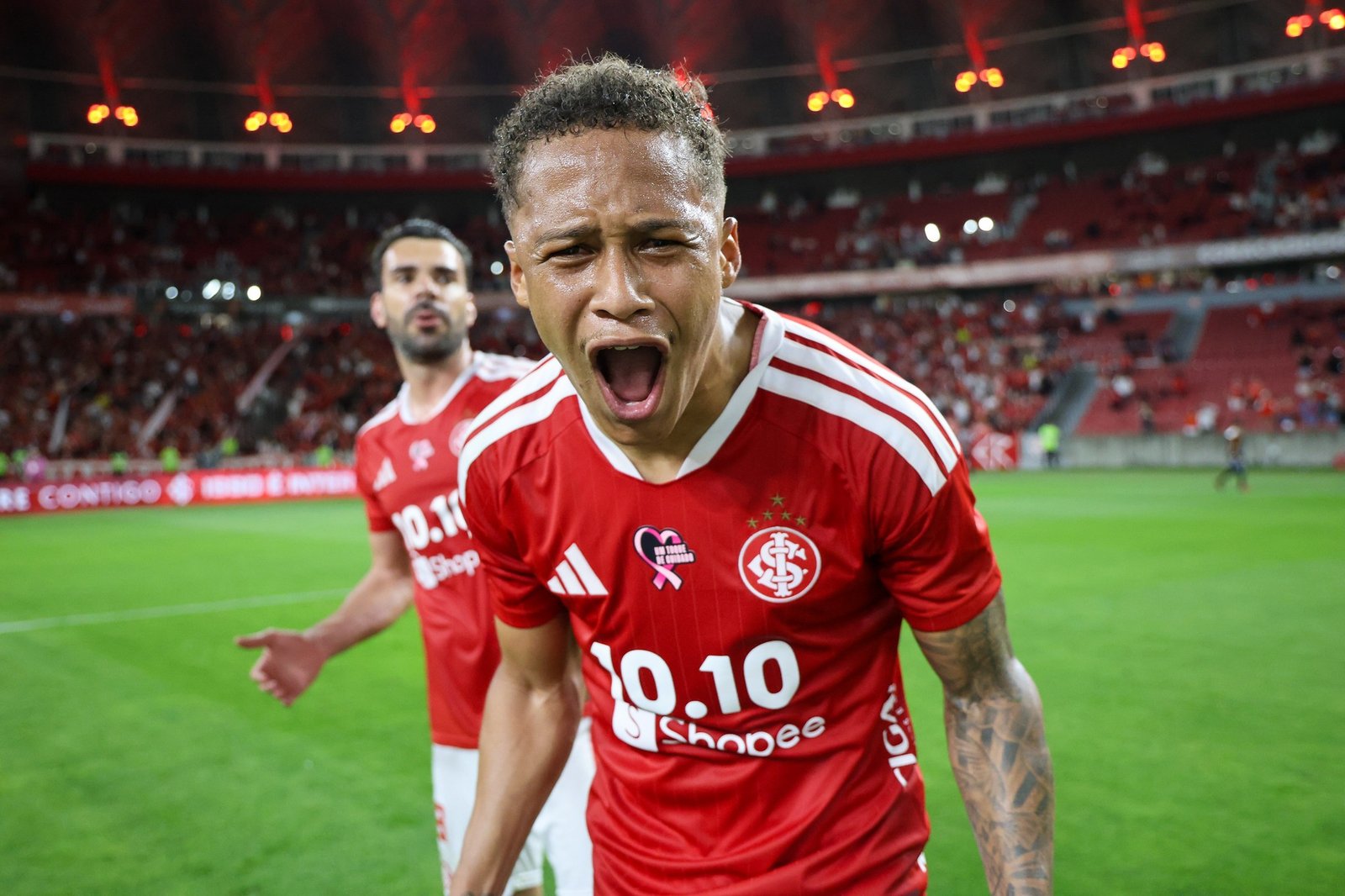 Torcedor do Inter contrata pai de santo para ritual no Beira-Rio antes de vitória sobre o Corinthians