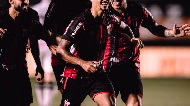 Tencati exalta reação do Botafogo-SP em virada após gol relâmpago do Operário-PR
