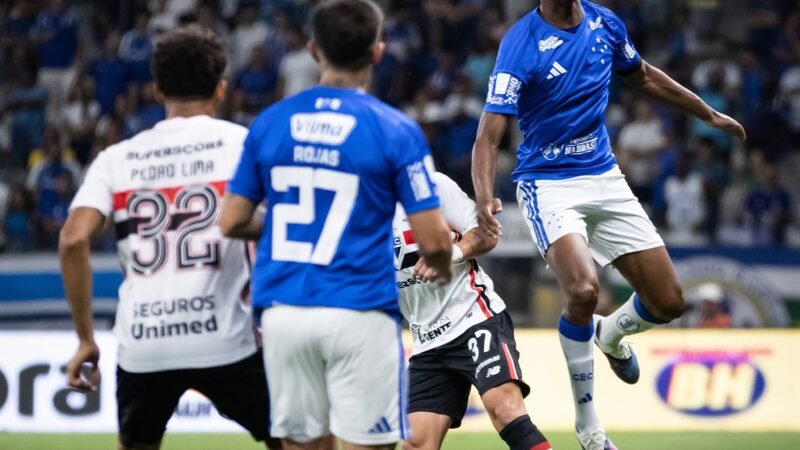 Cruzeiro quebra longa sequência negativa na defesa e pode terminar rodada no G-4 pela primeira vez