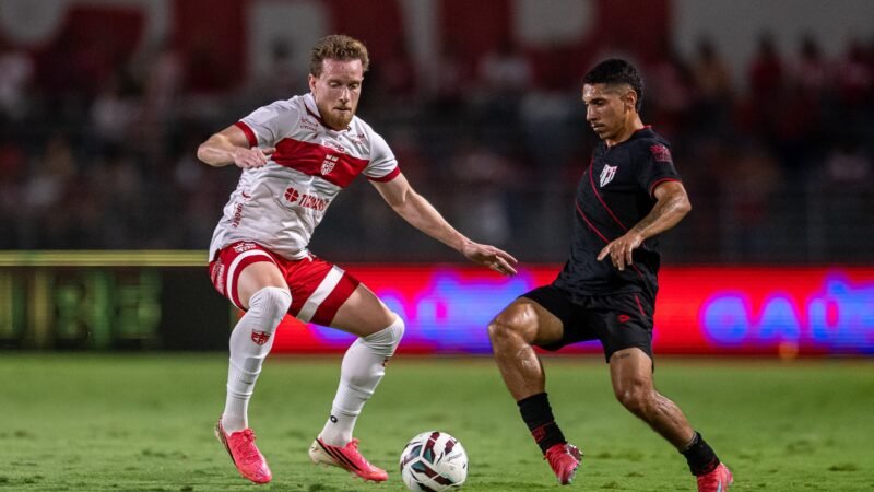 Lateral do CRB, Lucas Lovat é suspenso por dois jogos e pode não enfrentar o Londrina