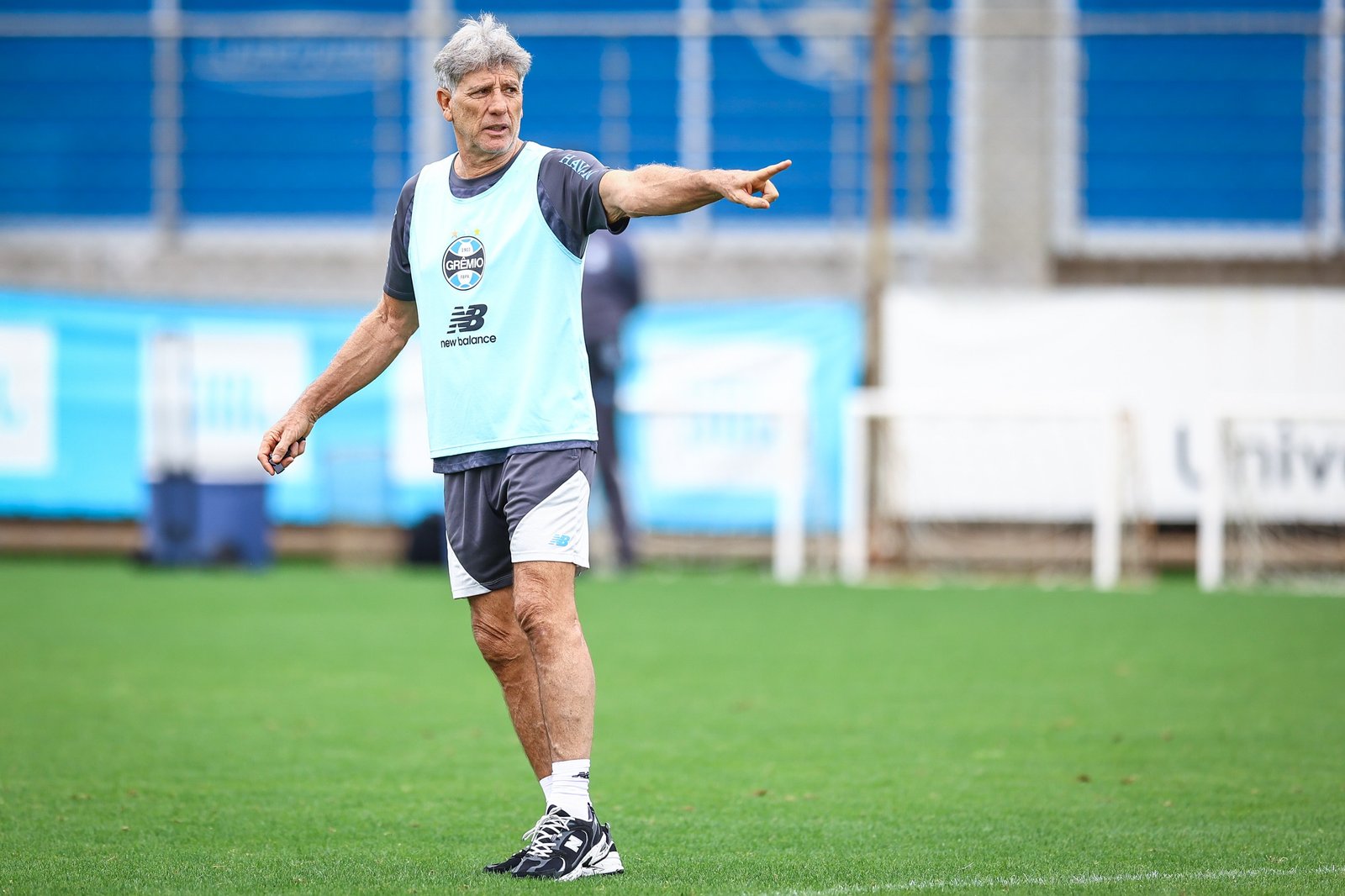 Renato encara Gre-Nal com peso de ser o salvador do Grêmio contra o rebaixamento