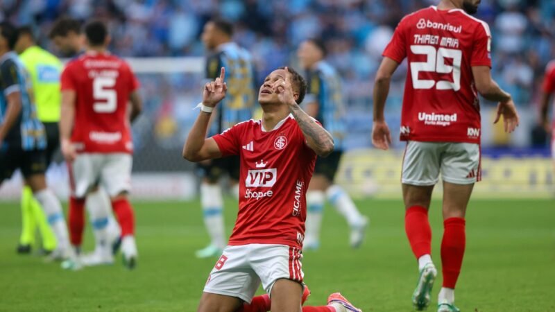 Vitinho volta ao ataque do Inter e, em dois jogos, empata em gols de 27 partidas com Pezzolano