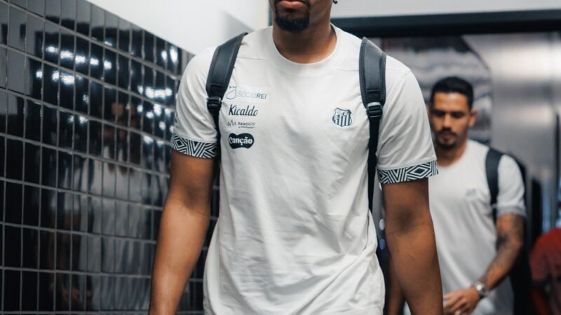Comissão técnica do Santos terá conversa sobre Diógenes após nova falha do goleiro