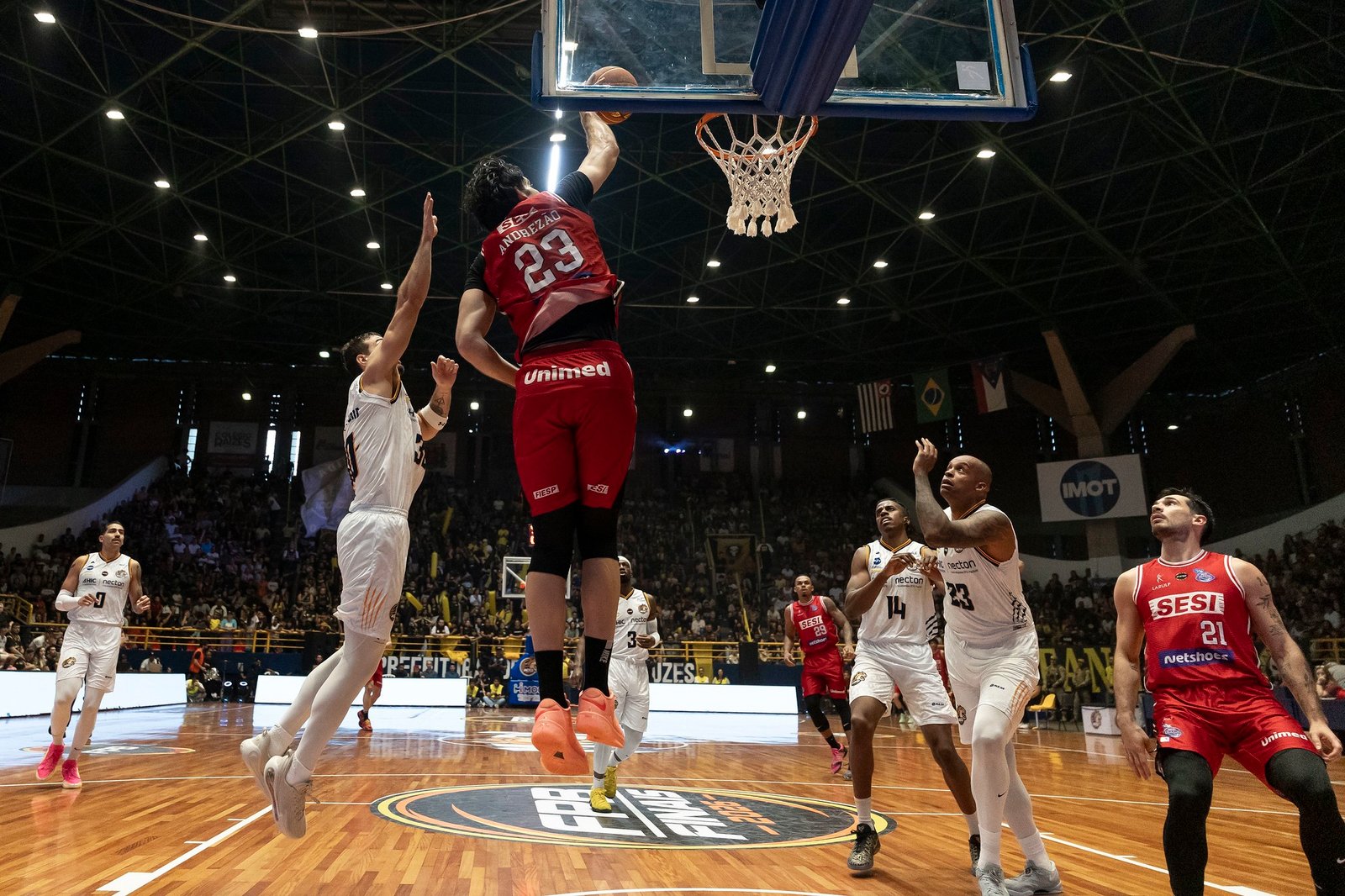 Franca vence Mogi de virada e ganha sobrevida na final do Paulista de basquete