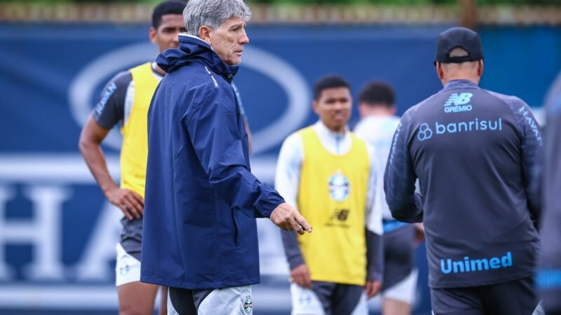 Renato faz churrasco com jogadores do Grêmio no CT Luiz Carvalho