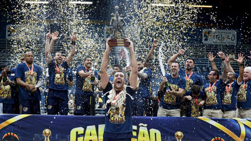 FOTOS: veja imagens do tricampeonato paulista do Mogi Basquete