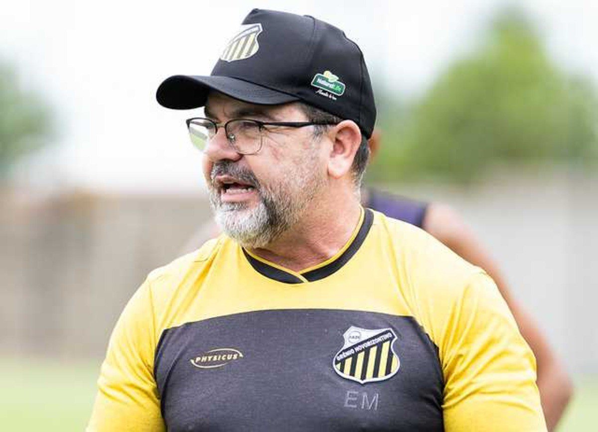 Enderson exalta peso da reta final da Série B: “É uma Copa do Mundo”