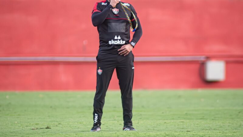 Escalação do Vitória contra o Athletico-PR: veja time provável, dúvidas e desfalques após treino