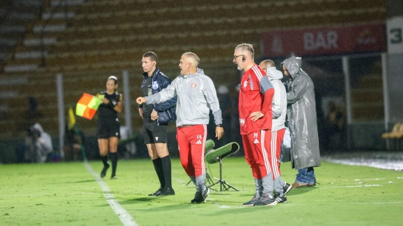 Melhor do ano? Inter abre semana com missão de  remontar o time e secar o Corinthians