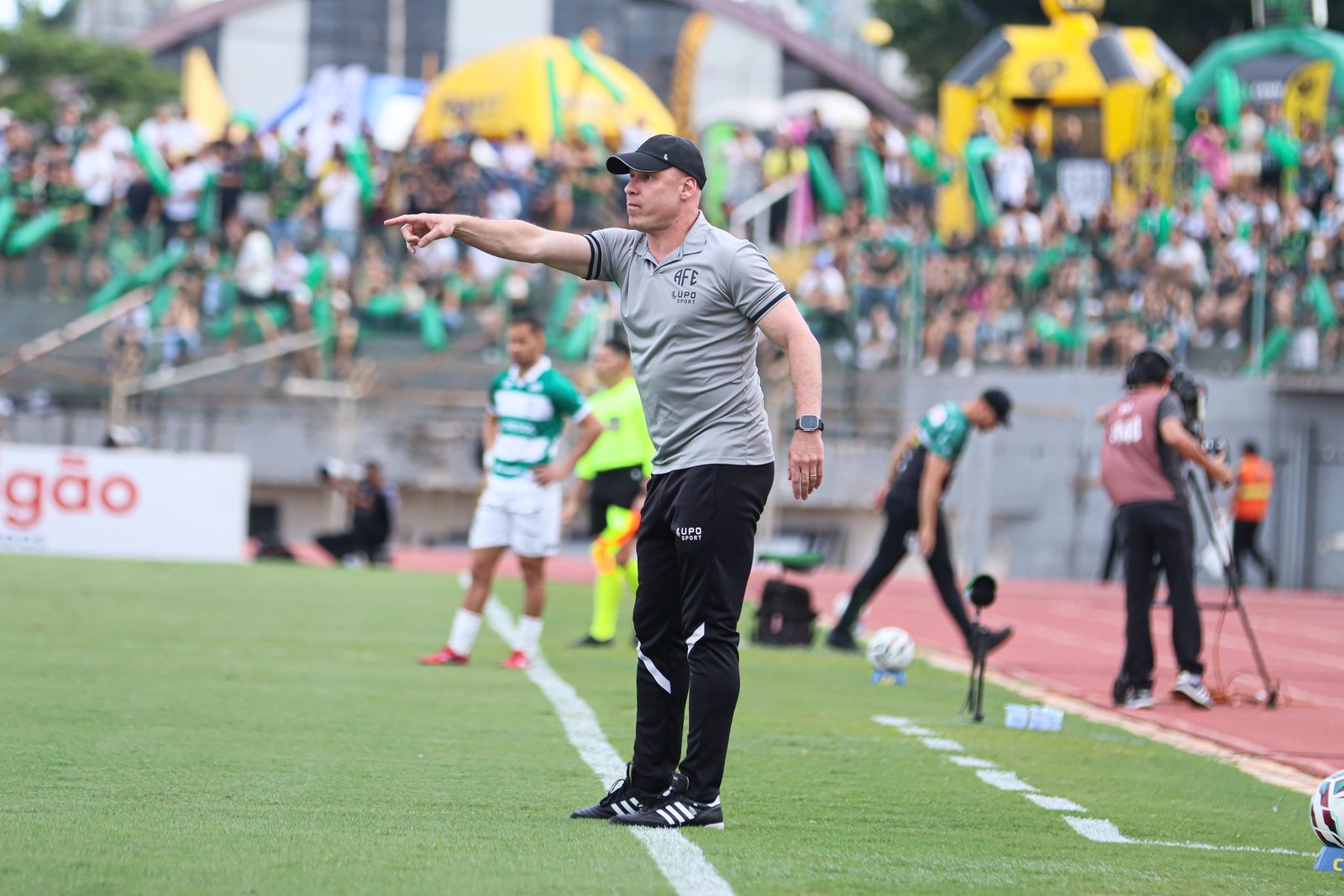 Corrêa elogia mental da Ferroviária após empate no fim na ida da final da Série C