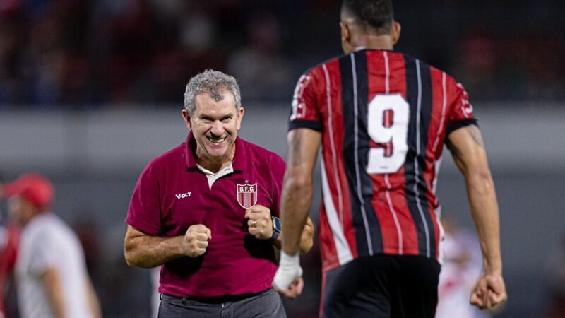 Tencati exalta “controle do vestiário” do Botafogo-SP e destaca importância de reta final da Série B