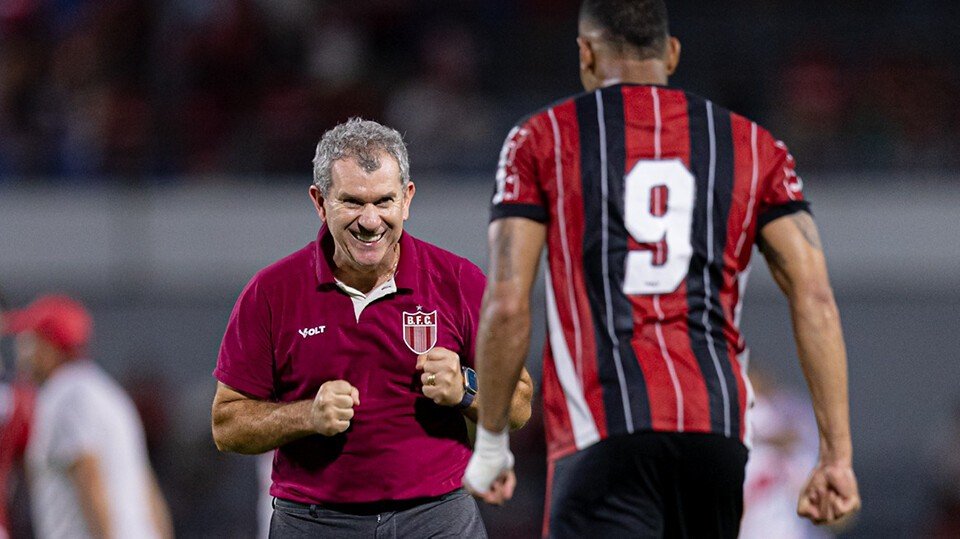 Tencati exalta “controle do vestiário” do Botafogo-SP e destaca importância de reta final da Série B
